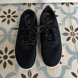 Allbirds black wool runner sneakers - Women’s - Size 10